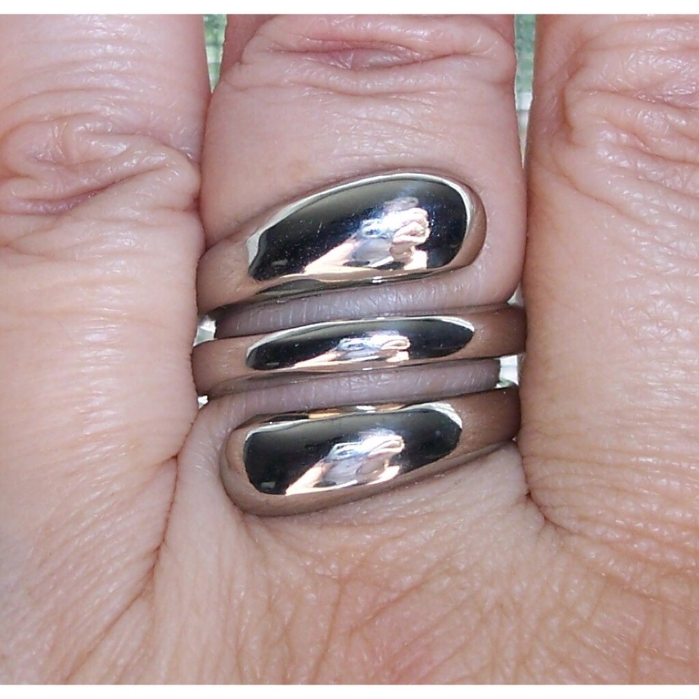 STAINLESS STEEL Unique High Polished Swirl Ring - Picture 3 of 13
